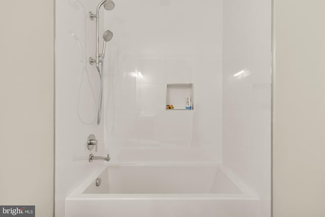 bathroom featuring shower / bathing tub combination