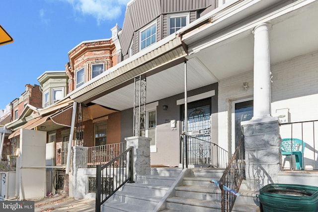 view of front of home featuring covered porch