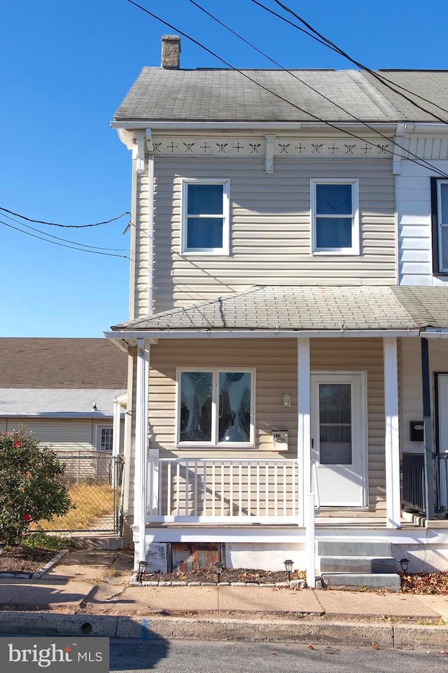 view of front of house featuring a porch