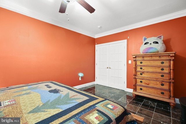 48 Old Creekside Rd, Fredericksburg, VA 22405 - bedroom with a closet, ornamental molding, a ceiling fan, and baseboards