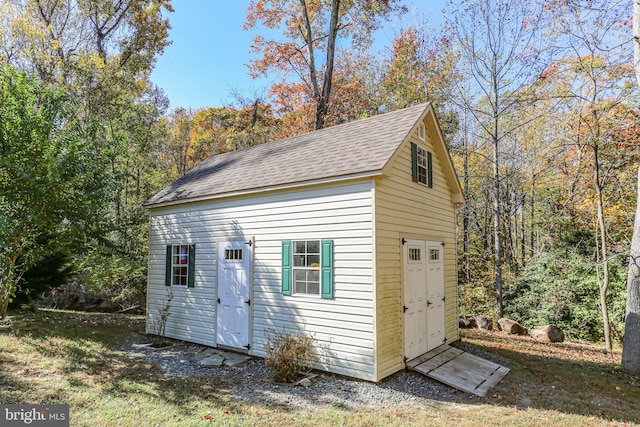 view of outbuilding