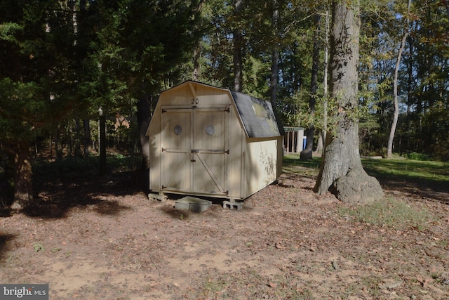 view of outbuilding