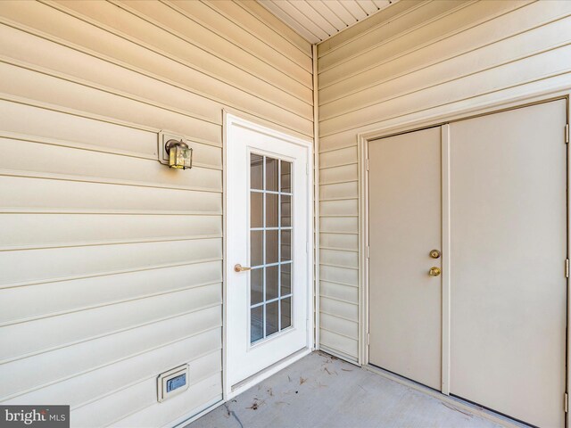 view of property entrance