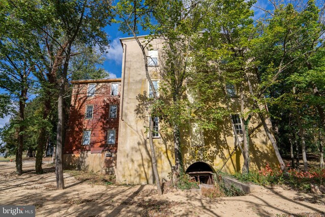 view of home's exterior