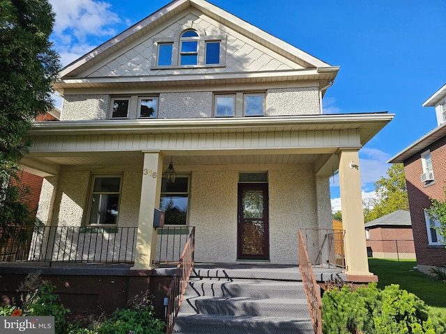 view of front facade featuring a porch