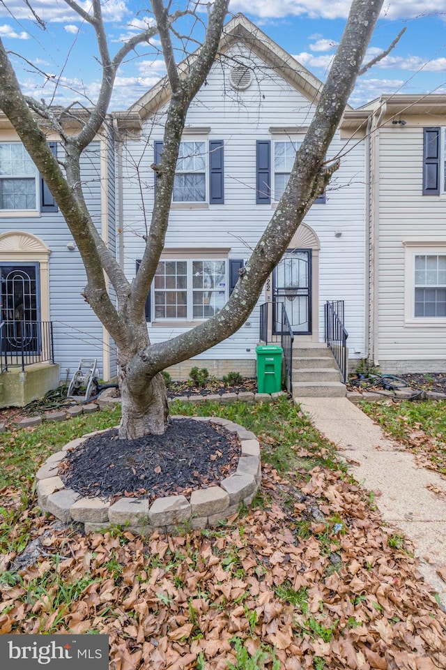 view of front of house