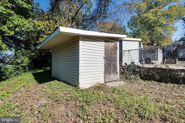 view of outbuilding