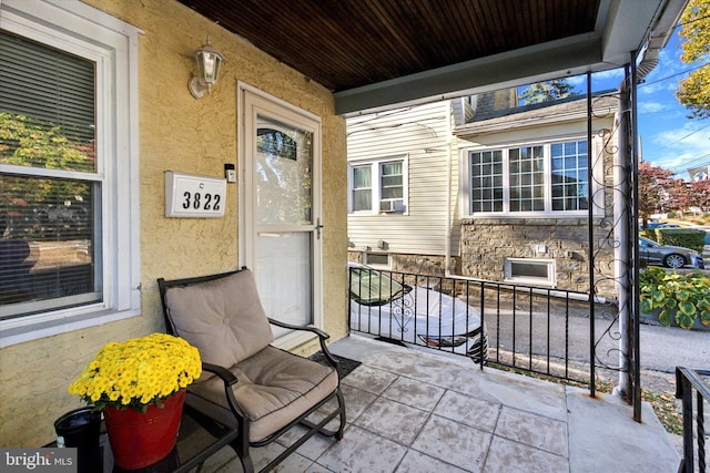 view of patio / terrace with covered porch