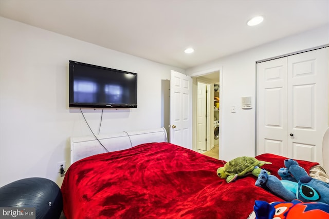 bedroom featuring a closet