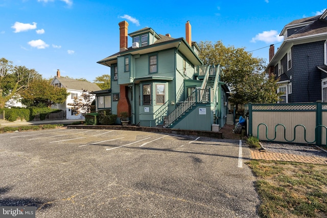 view of front of property