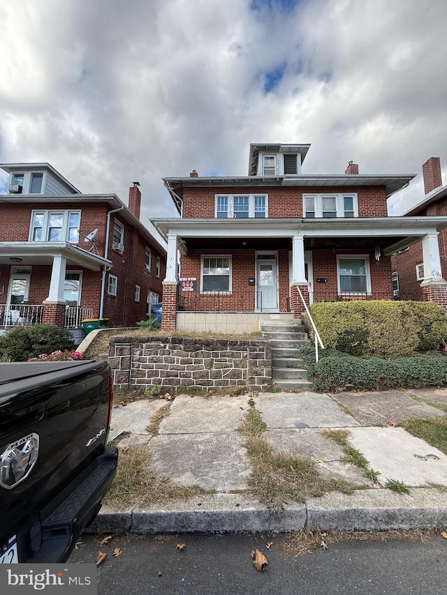 view of front facade featuring covered porch