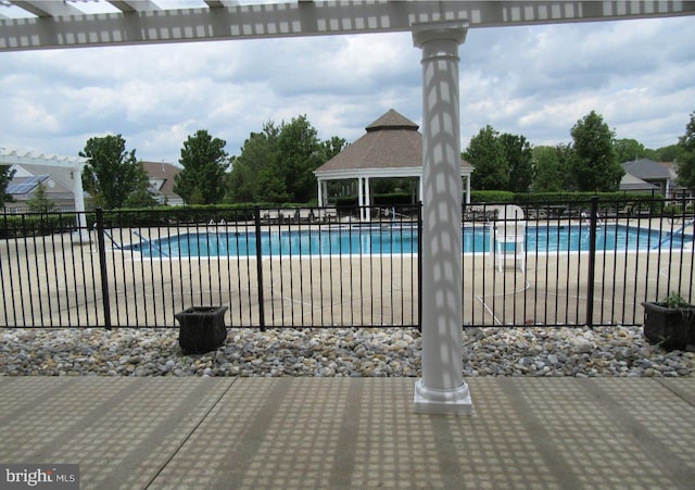 view of swimming pool