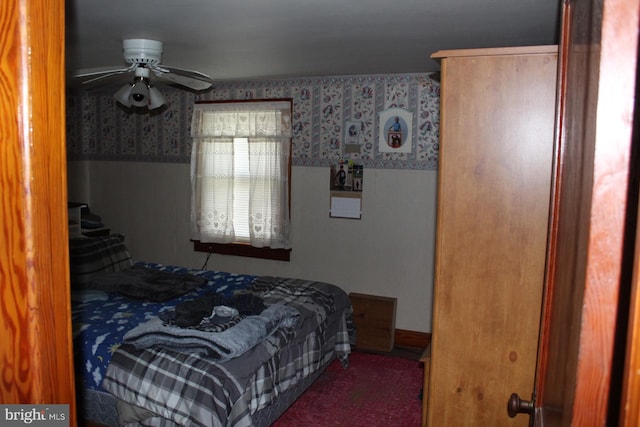 bedroom featuring ceiling fan