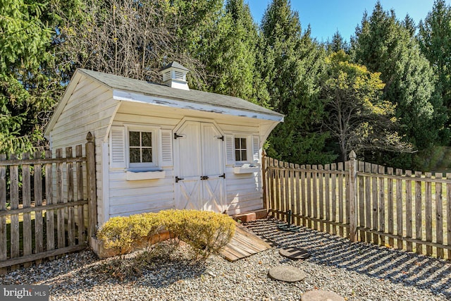 view of outbuilding