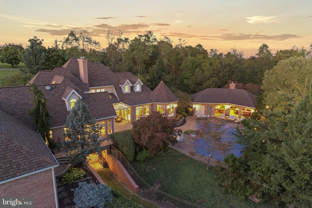 view of aerial view at dusk