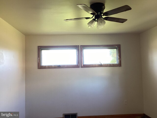 17604 Woodlawn Dr, Hagerstown, MD 21740 - unfurnished room featuring a ceiling fan, visible vents, and plenty of natural light