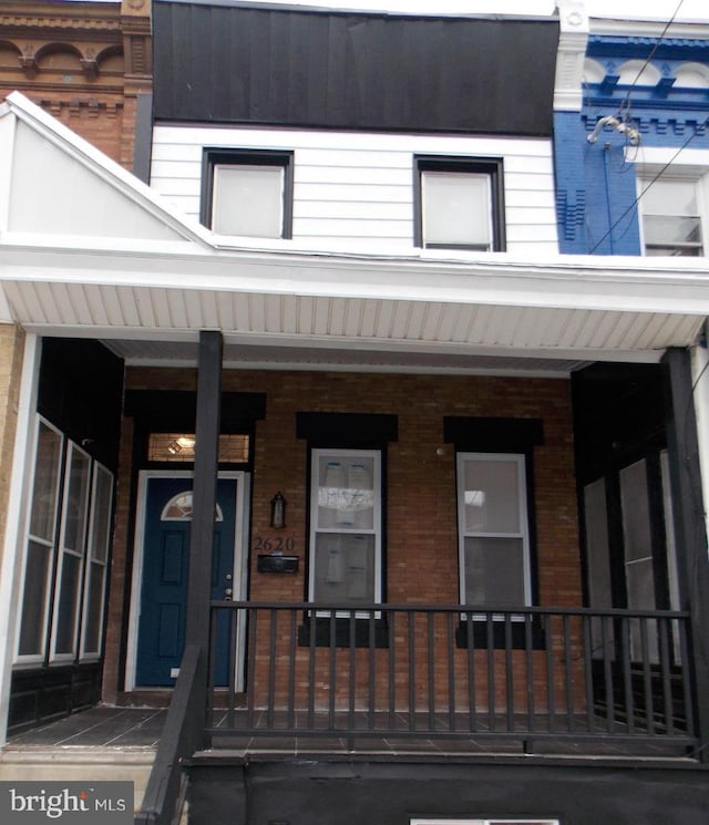 view of front of property with a porch