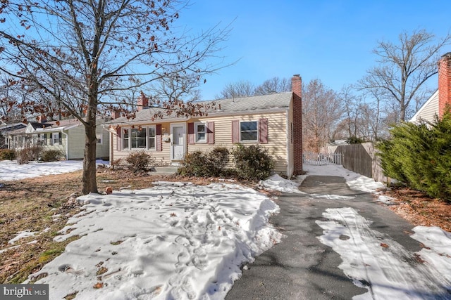 view of front of property