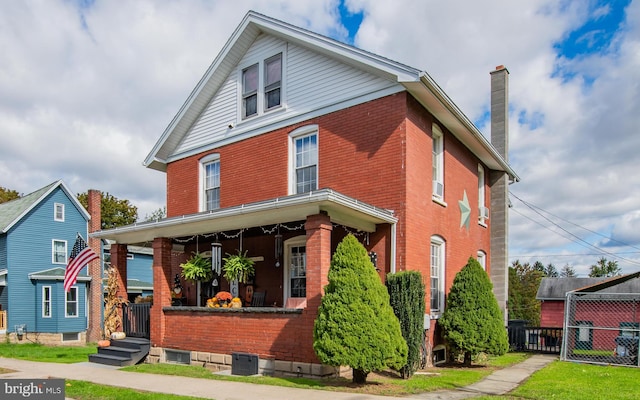 front facade featuring a porch