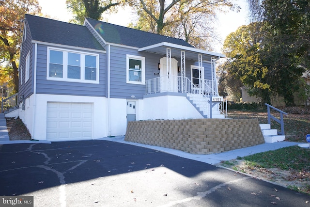 view of front facade with a garage