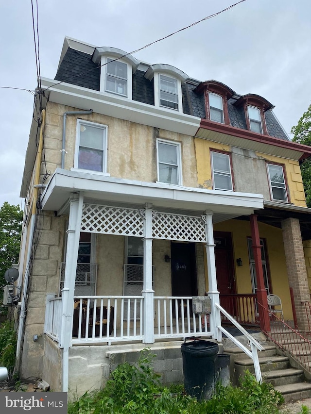 view of front of house featuring covered porch