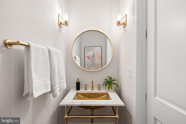 bathroom featuring sink