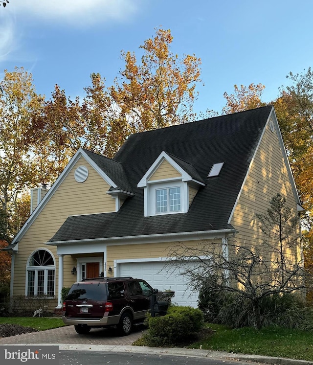 view of front facade featuring a garage