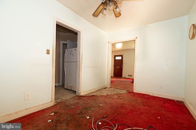 unfurnished room featuring ceiling fan