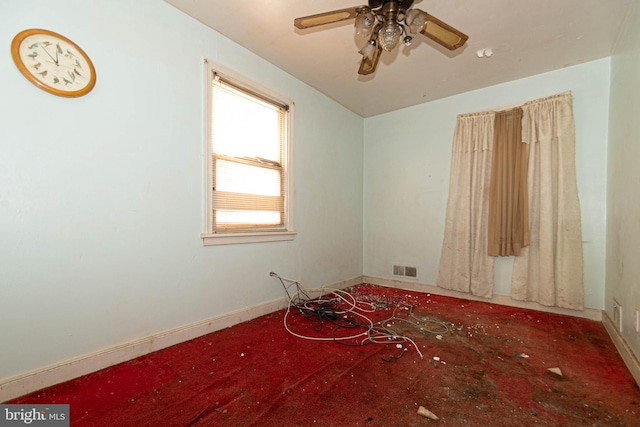 empty room with ceiling fan