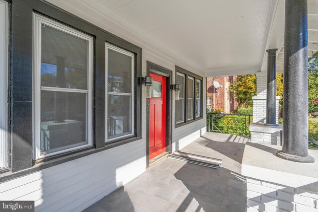 view of patio / terrace with covered porch