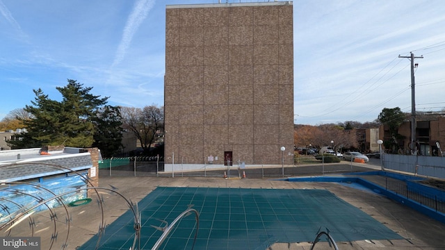 view of swimming pool