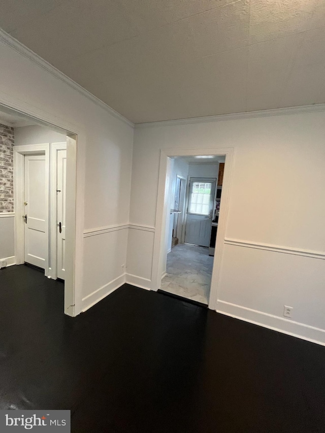 empty room with ornamental molding