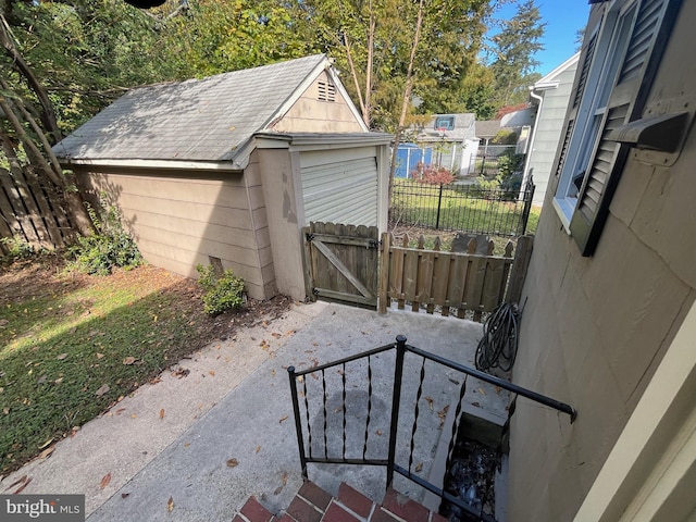 exterior space featuring an outbuilding