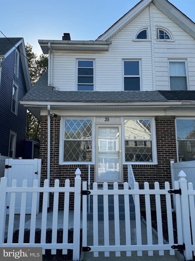 view of front of property