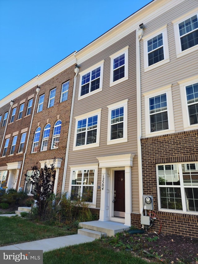 view of townhome / multi-family property