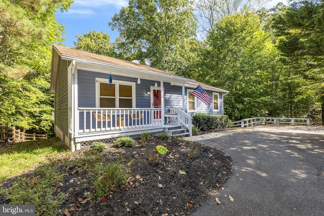 view of front of home featuring a porch