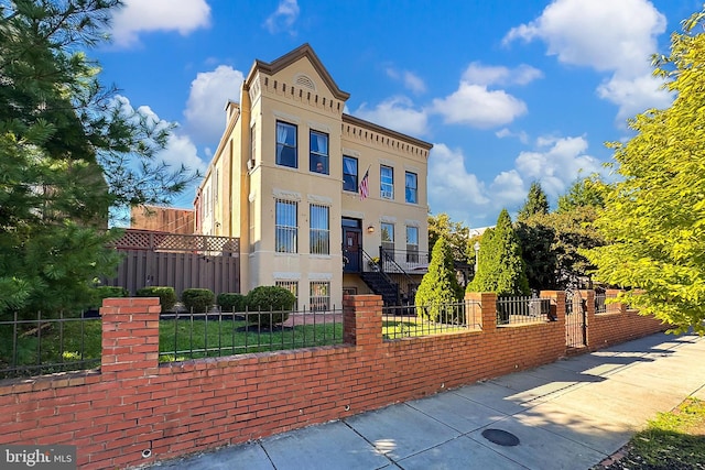 view of front of house