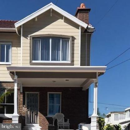 view of front of house with a porch