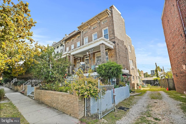 view of front of home featuring a porch