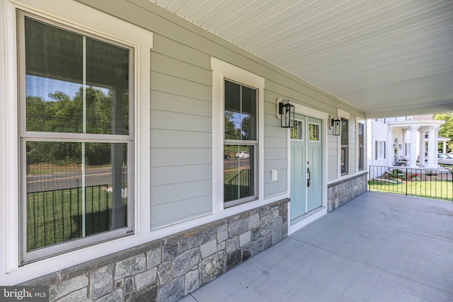 view of patio / terrace with covered porch