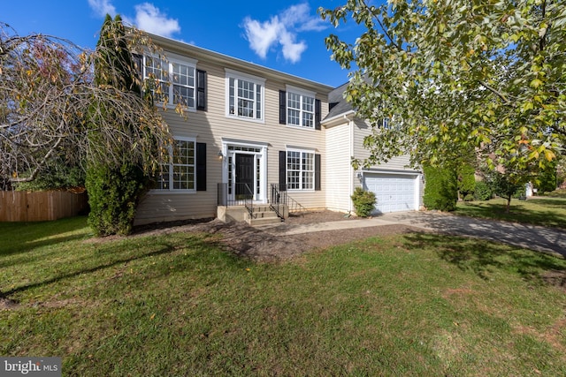 view of front of house featuring a front lawn