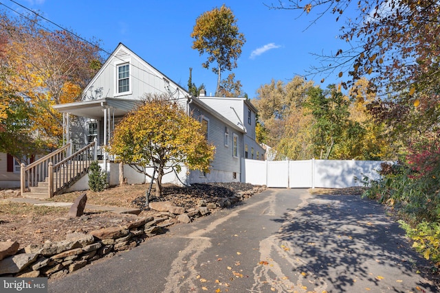 view of front of home with covered porch