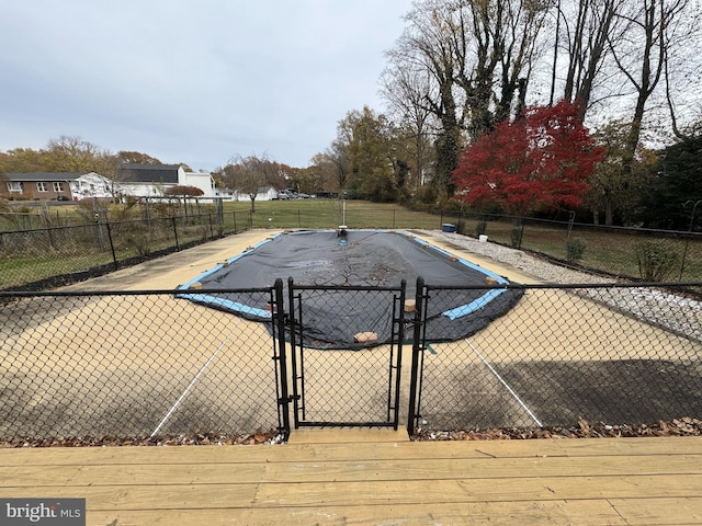 view of swimming pool