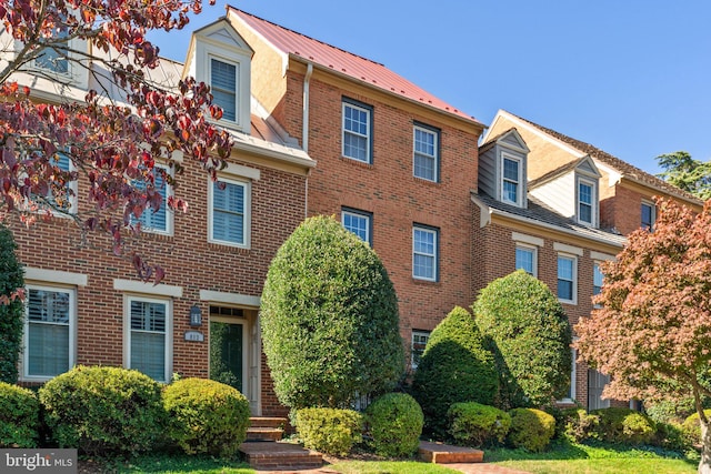 view of front of house