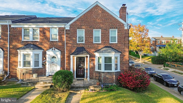 view of front of house featuring a front yard