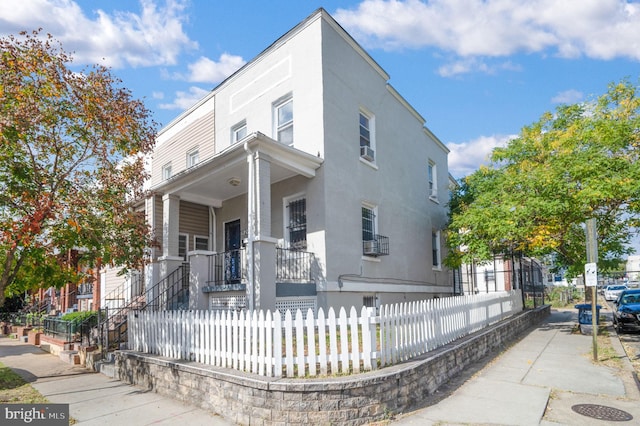 view of front of house featuring covered porch