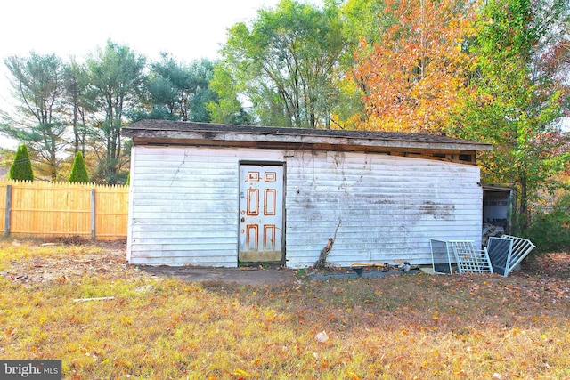 2810 Panther Rd, Vineland, NJ 08361 - view of outdoor structure with an outbuilding and fence