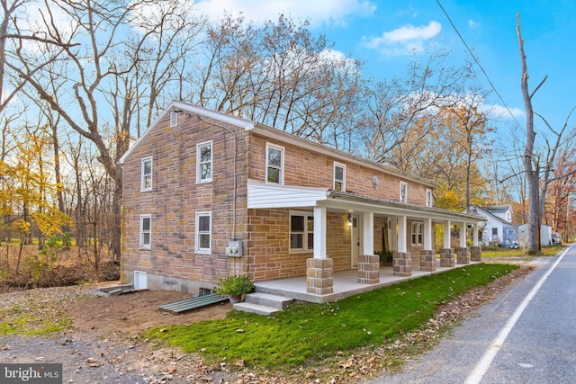 view of front of house featuring covered porch