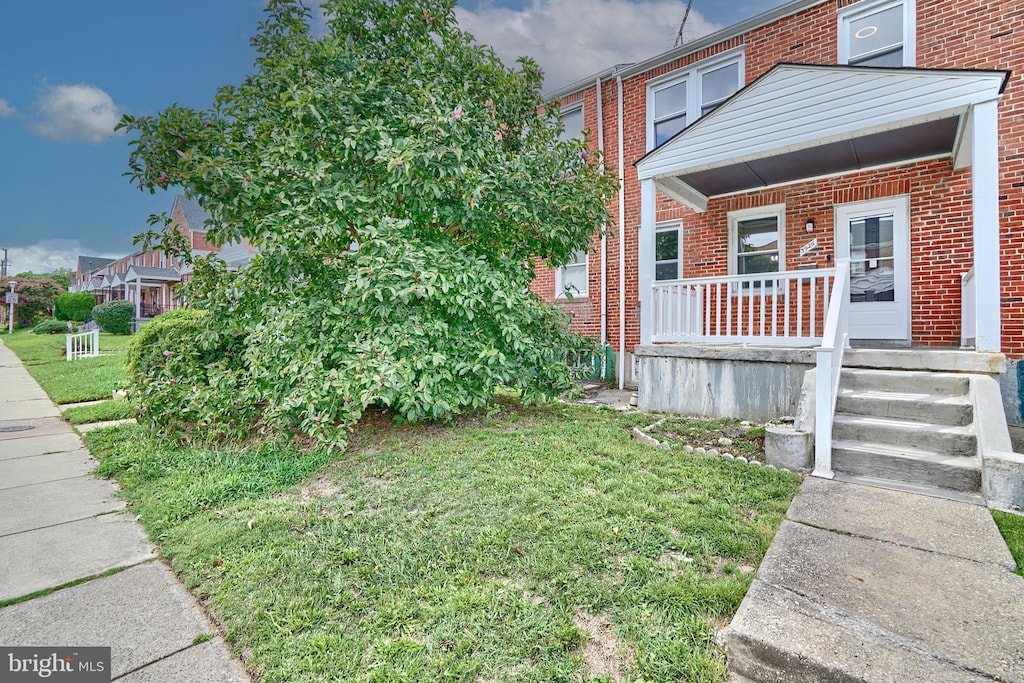 exterior space with a porch