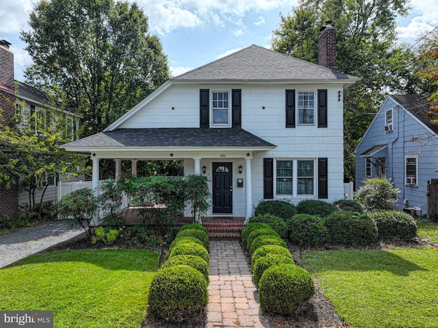 view of front of house with a front yard